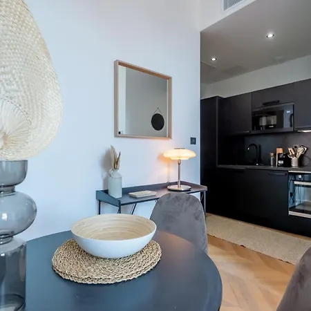 Апартаменты 301a Charming 2 Refurbished Super Center *