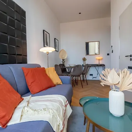 301a Charming 2 Refurbished Super Center Апартаменты