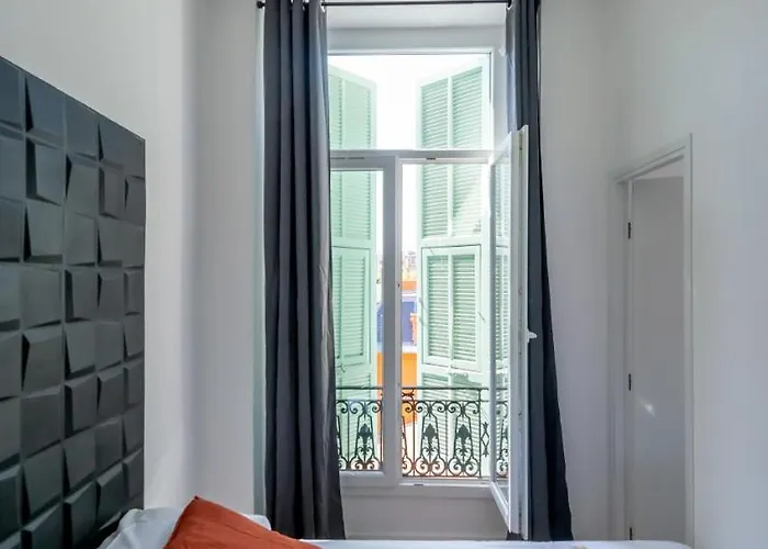 301a Charming 2 Refurbished Super Center דירה *
