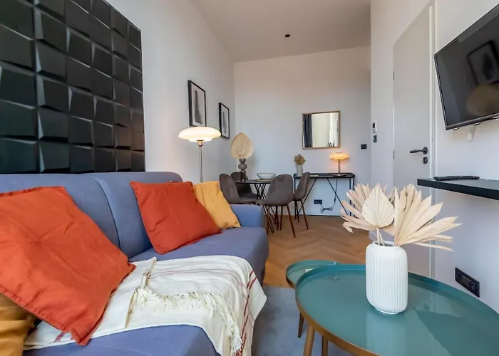 301a Charming 2 Refurbished Super Center Lejlighed
